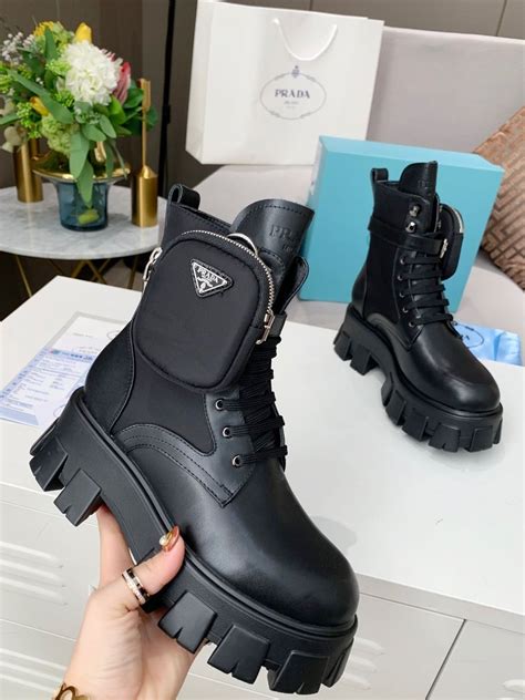 bota replica prada